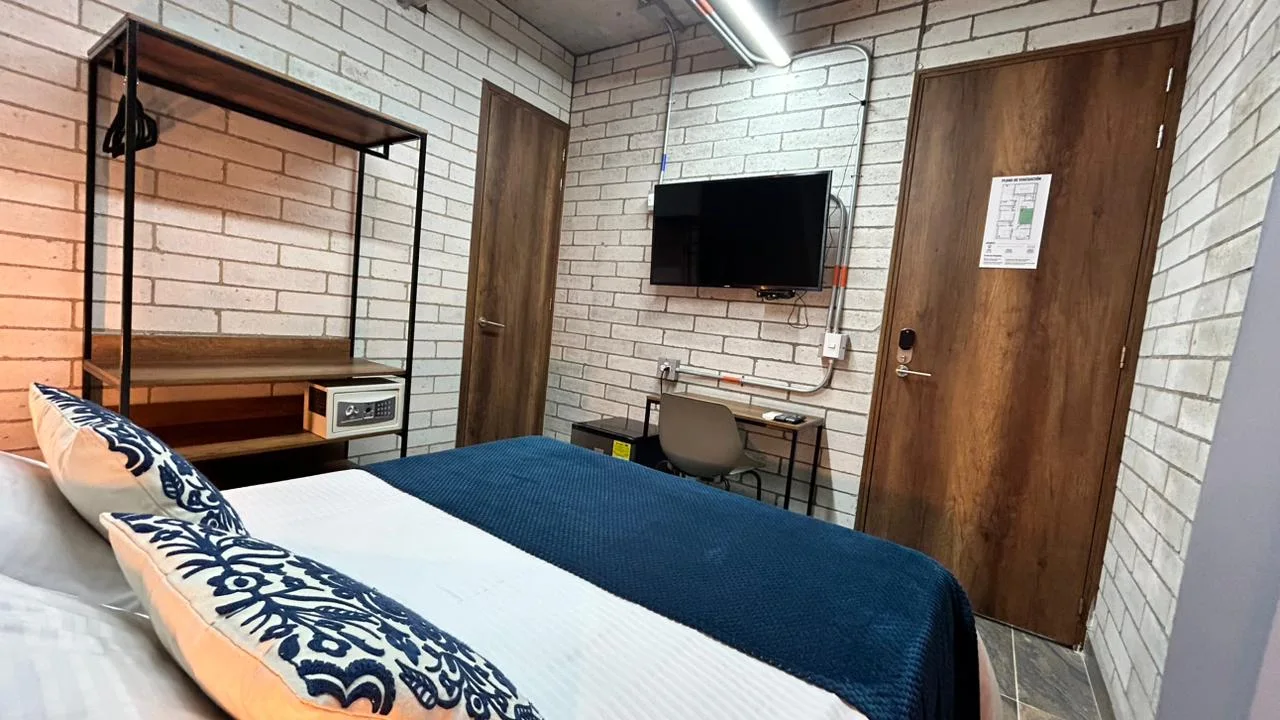 Estándar: vista lateral de la cama